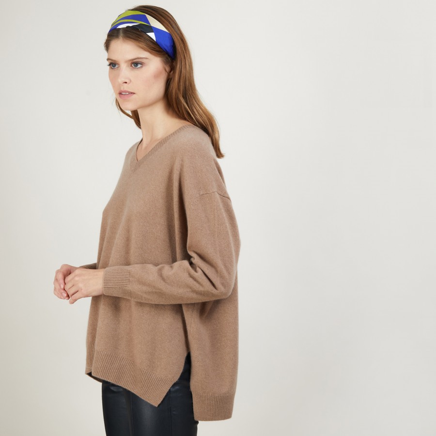 V-neck cashmere sweater with slits - Brendao
