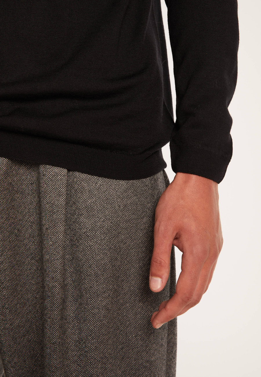 V-neck sweater with logo in merino wool - Elmo